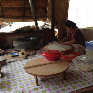 Making gozleme